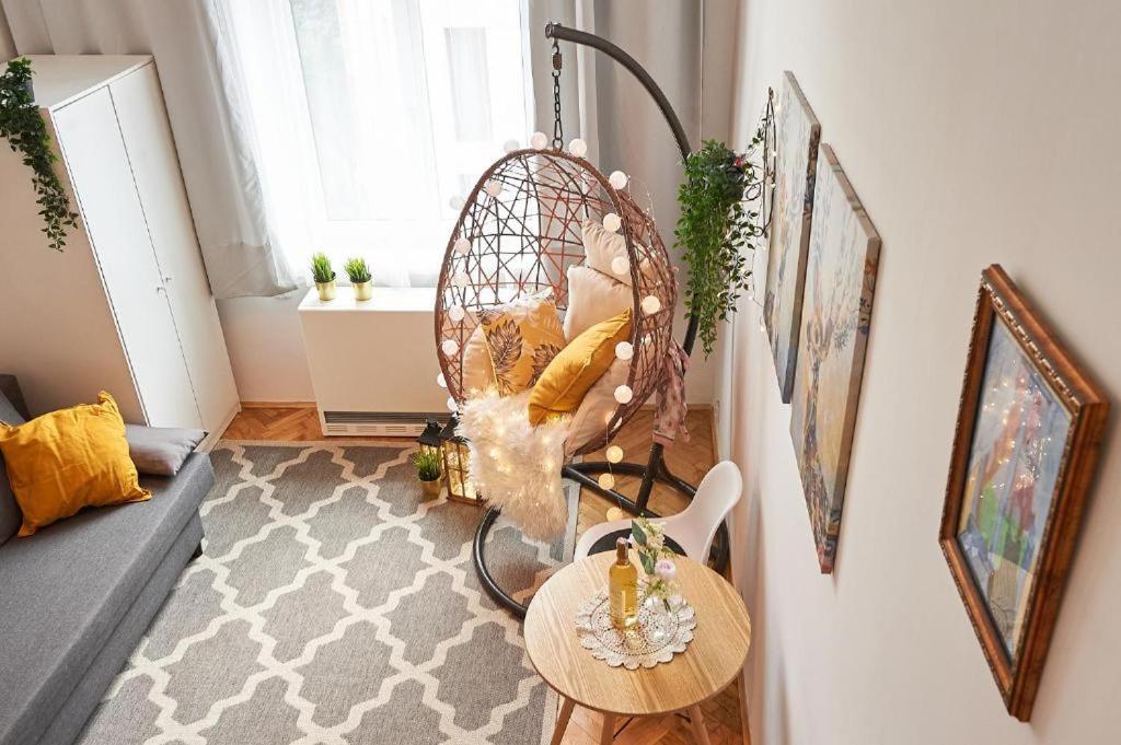 Crema Kazimierz Apartment Krasków Exterior foto
